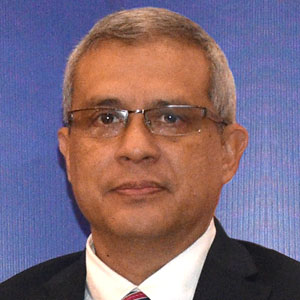 Dr. José Max Molina